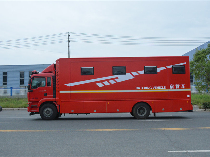 后勤保障宿營車
