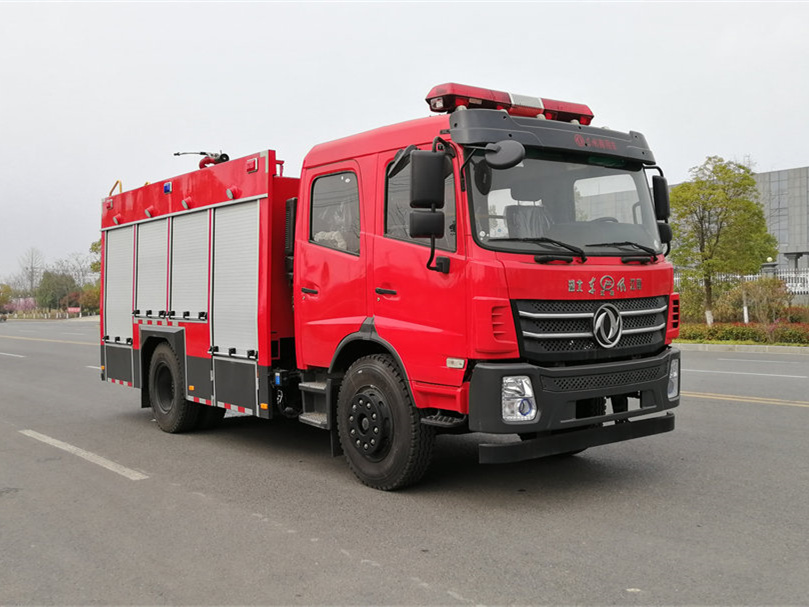 5.5噸東風泡沫消防車