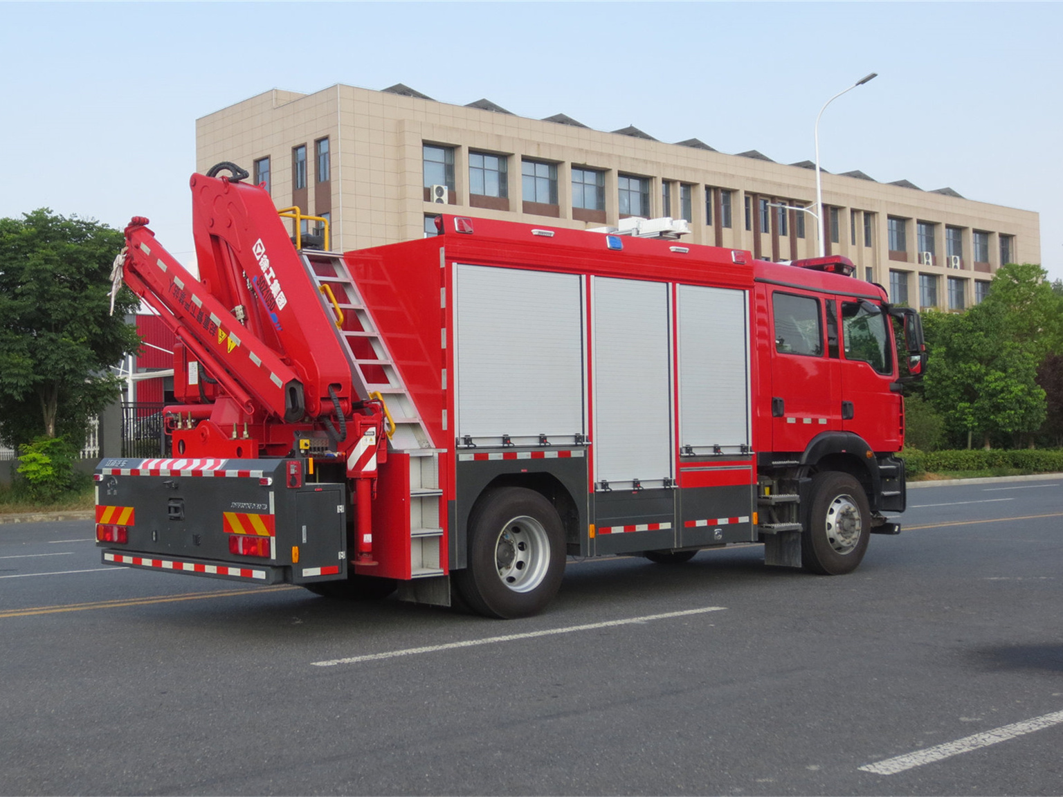 汕德卡單橋搶險救援車