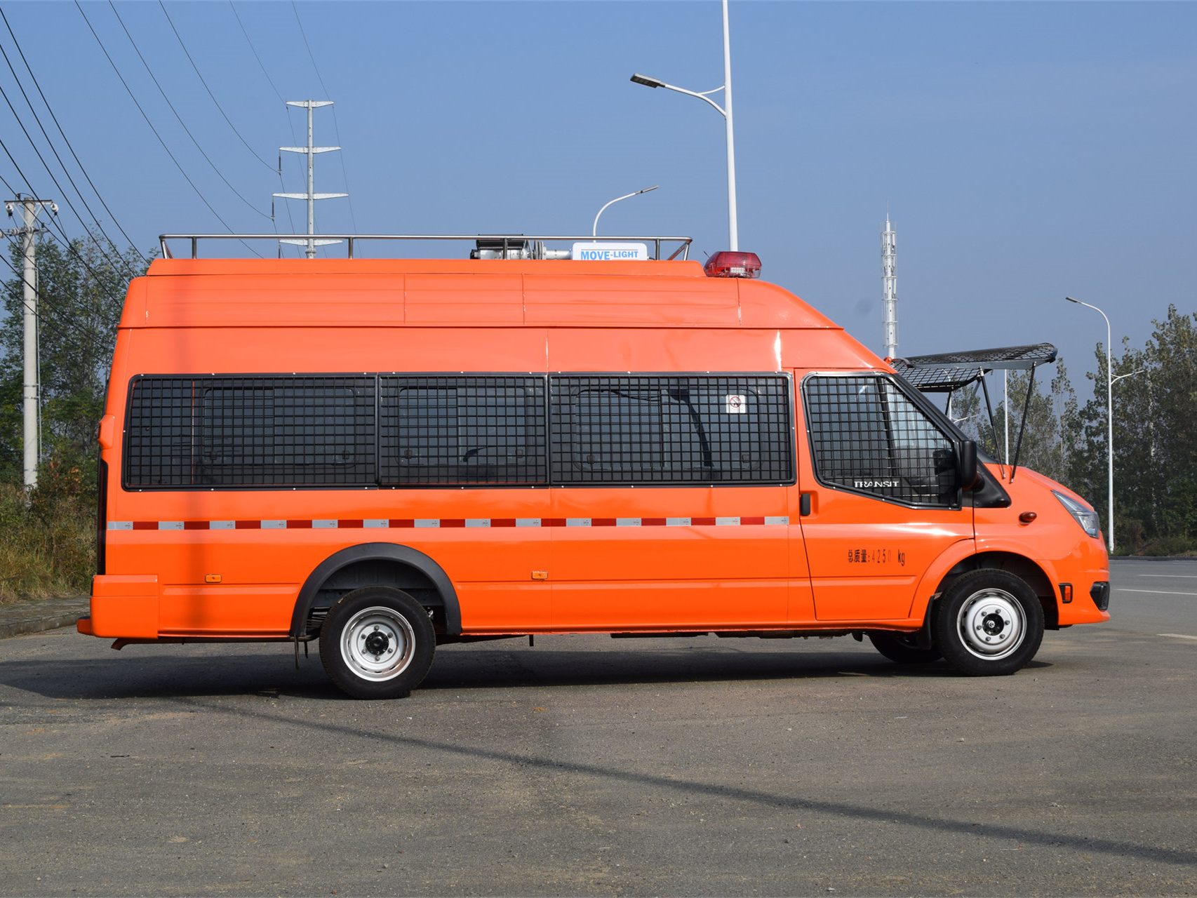 福特12座運兵車