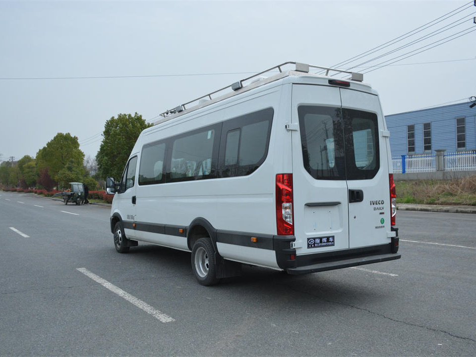 依維柯指揮車(chē)